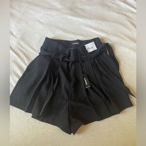 Express shortie extreme high rise pleated belted shorts